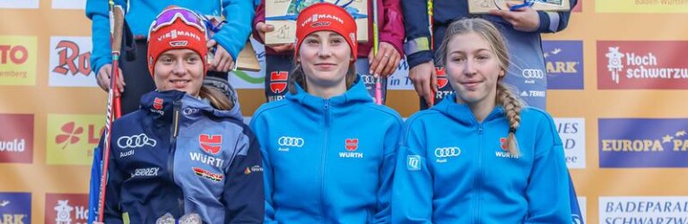 Die siegreichen Juniorinnen: Jenny Nowak (GER), Nathalie Armbuster (GER), Anne Haeckel (GER), Cindy Haasch (GER), Ronja Loh (GER), Trine Goepfert (GER), (l-r)