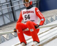 Eric Frenzel wartet auf seinen Sprung.