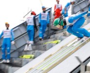 David Mach springt auf der Rothausschanze in Hinterzarten.