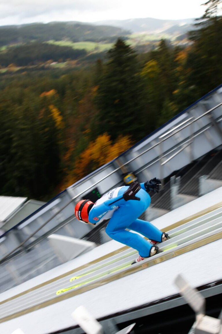 Julian Schmid auf dem Weg zu seinem Sprung