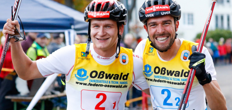 Das Oberstdorfer Duo Julian Schmid und Johannes Rydzek (l-r) gewann den Teamsprint 2021 in Oberhof.