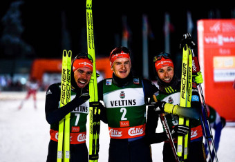 Strahlende Gesichter im deutschen Team: Johannes Rydzek (GER), Julian Schmid (GER), Eric Frenzel (GER), (l-r).