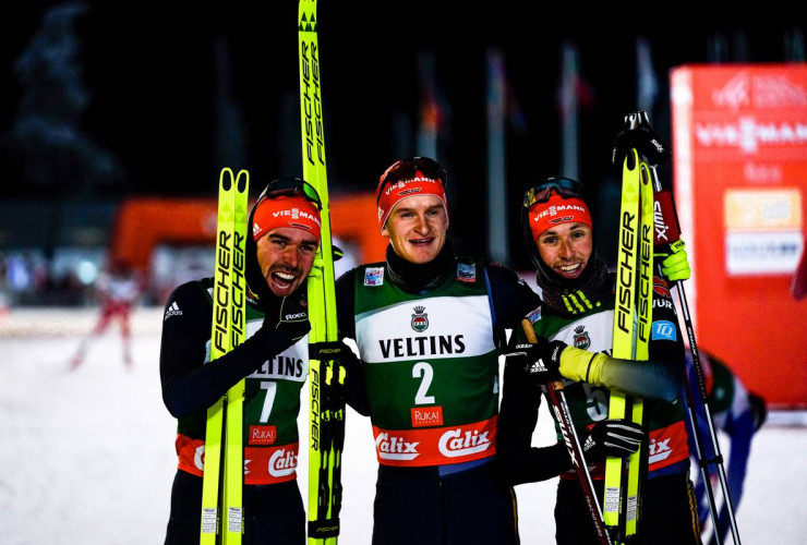 Strahlende Gesichter im deutschen Team: Johannes Rydzek (GER), Julian Schmid (GER), Eric Frenzel (GER), (l-r).