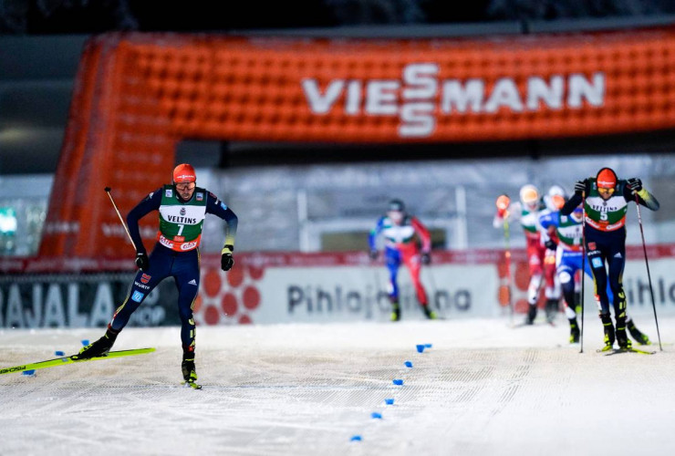 Zielsprint um Platz vier: Johannes Rydzek (l) hat gegen Eric Frenzel (r) die Nase vorn.