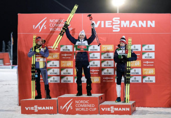 Das Podium vom zweiten Tag: Julian Schmid (GER), Jarl Magnus Riiber (NOR), Jens Luraas Oftebro (NOR), (l-r).