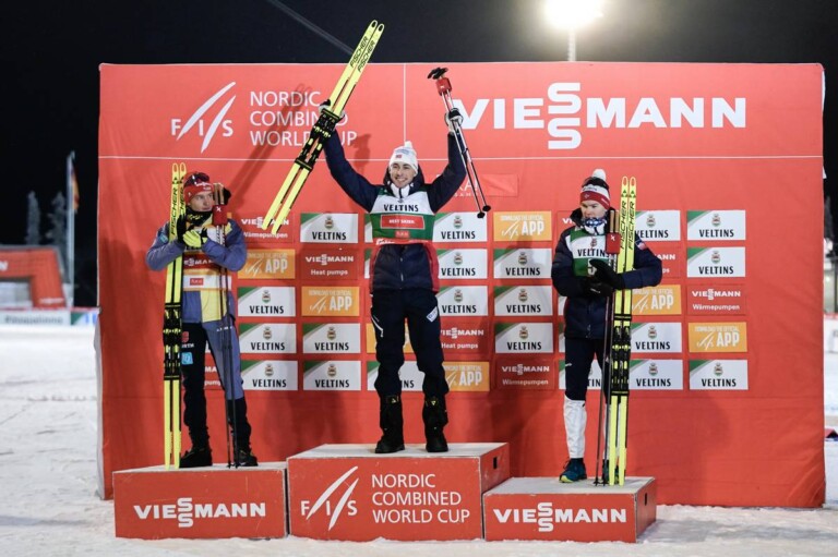 Das Podium vom zweiten Tag: Julian Schmid (GER), Jarl Magnus Riiber (NOR), Jens Luraas Oftebro (NOR), (l-r).