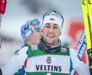 Jarl Magnus Riiber (NOR) liegt nach dem Lauf in Führung.