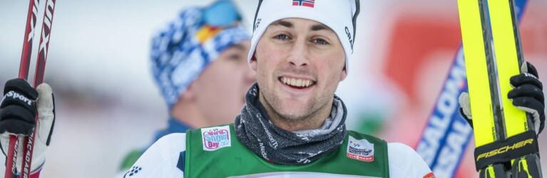 Jarl Magnus Riiber (NOR) liegt nach dem Lauf in Führung.