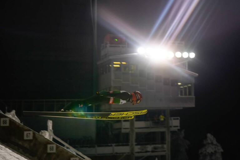 Johannes Rydzek (GER) beim Springen