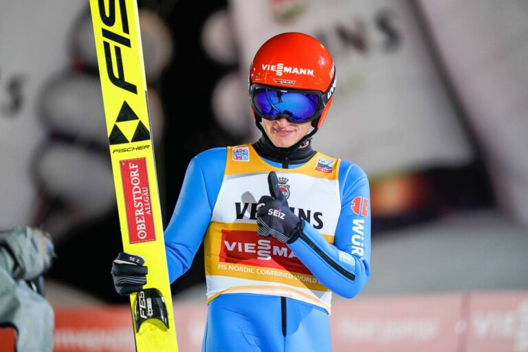 Julian Schmid (GER) freut sich über seinen Sprung.