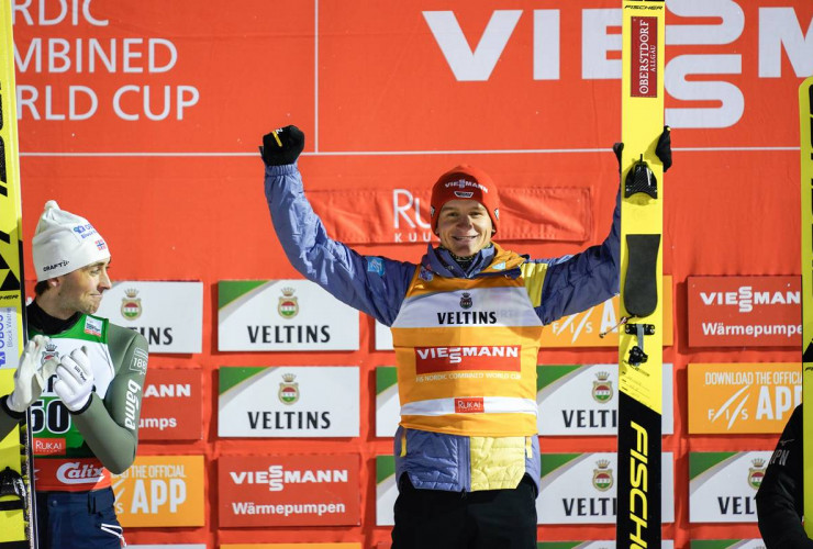 Julian Schmid (GER) gewinnt die Auftakttour und hat die Gesamtführung inne.