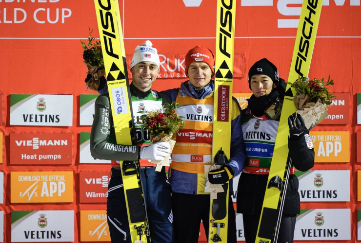 Die Gesamtsieger der Ruka Tour: Jarl Magnus Riiber (NOR), Julian Schmid (GER), Ryota Yamamoto (JPN), (l-r).