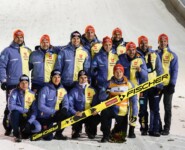 Happy über das gelbe Trikot: Julian Schmid (GER) und Team Deutschland.