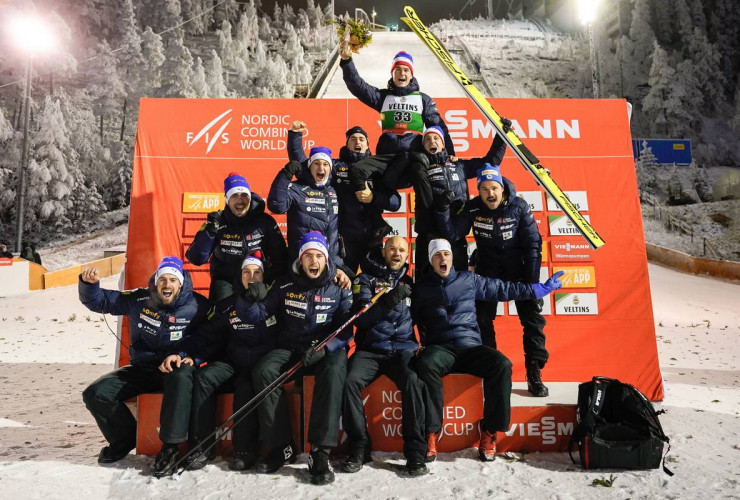 Team Frankreich in Partystimmung nach Matteo Bauds zweitem Platz.