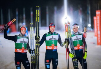 Vor einem Jahr im Weltcup bereits ganz oben: Eric Frenzel (GER), Terence Weber (GER), Vinzenz Geiger (GER), (l-r) in Ruka (FIN)