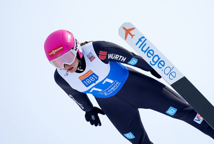 Nathalie Armbruster (GER) beim Sprung in Lillehammer