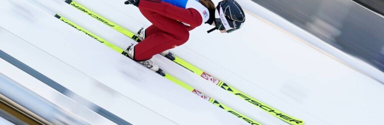 Lisa Hirner (AUT) auf dem Weg zu ihrem Sprung.