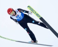 Jenny Nowak (GER) beim ersten Wettkampfsprung der Saison