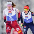 Nathalie Armbruster (GER) hinter Lisa Hirner (AUT) beim Saisonauftakt in Lillehammer