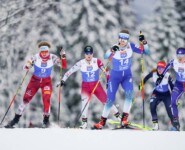Claudia Purker (AUT), Haruka Kasai (JPN), Ema Volavsek (SLO), Lena Brocard (FRA), (l-r) beim Saisonauftakt in Lillehammer.