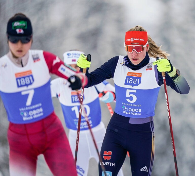 Jenny Nowak (GER), hier hinter Yuna Kasai, konnte die Japanerin am Ende schlagen.