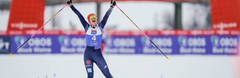 Nathalie Armbruster (GER) freut sich über ihr erstes Podium im Weltcup.