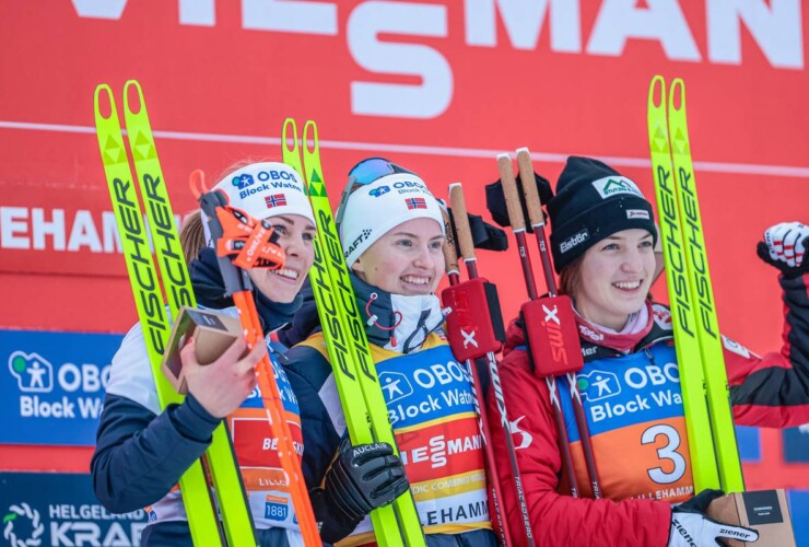 Die erfolgreichen Damen: Ida Marie Hagen (NOR), Gyda Westvold Hansen (NOR), Lisa Hirner (AUT), (l-r)