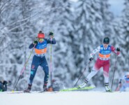 Nathalie Armbruster (GER), Yuna Kasai (JPN), (l-r) beim Rennen in Lillehammer