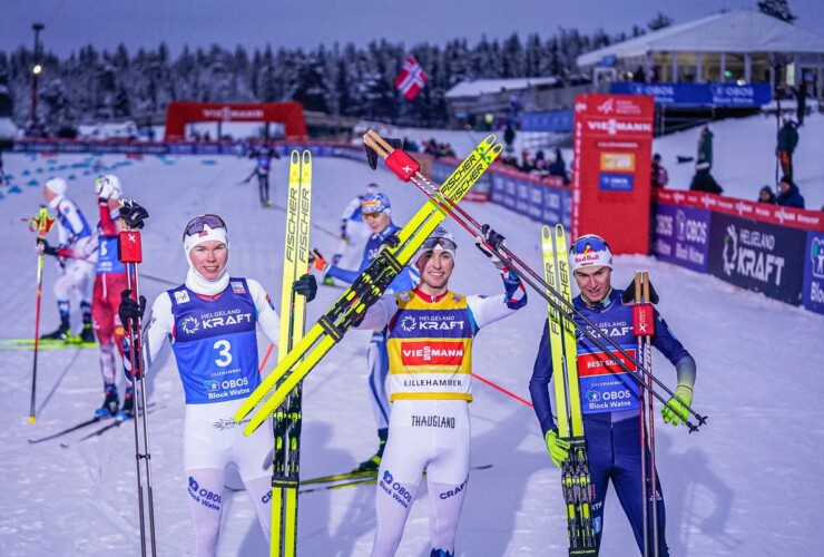 Erneut die besten drei: Jens Luraas Oftebro (NOR), Jarl Magnus Riiber (NOR), Vinzenz Geiger (GER), (l-r).