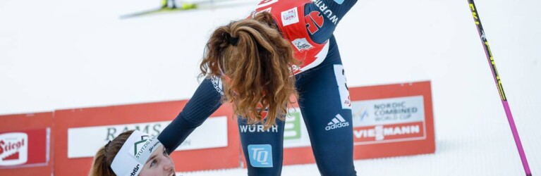 Fairplay im Ziel: Lisa Hirner (AUT), Nathalie Armbruster (GER), (l-r)