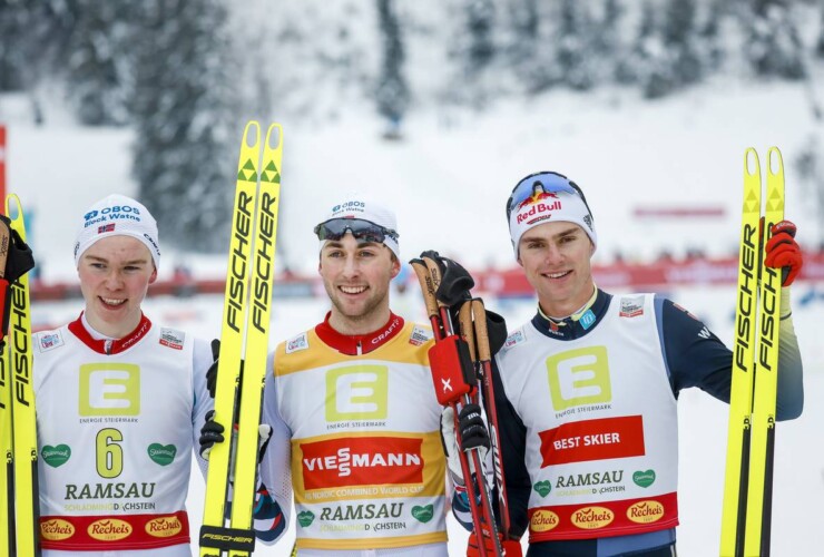 Die siegreichen Herren: Jens Luraas Oftebro (NOR), Jarl Magnus Riiber (NOR), Vinzenz Geiger (GER), (l-r)