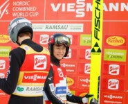 Zwei Sprunggrößen unter sich: Jarl Magnus Riiber (NOR), Ryota Yamamoto (JPN), (l-r)