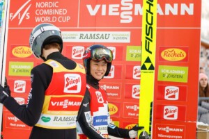 Zwei Sprunggrößen unter sich: Jarl Magnus Riiber (NOR), Ryota Yamamoto (JPN), (l-r)