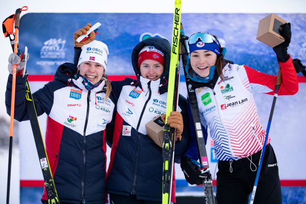 Ida Marie Hagen (NOR), Gyda Westvold Hansen (NOR), Lena Brocard (FRA) (l-r) bildeten das Podium am Freitag.