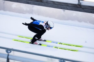 Gyda Westvold Hansen (NOR) bei ihrem Sprung