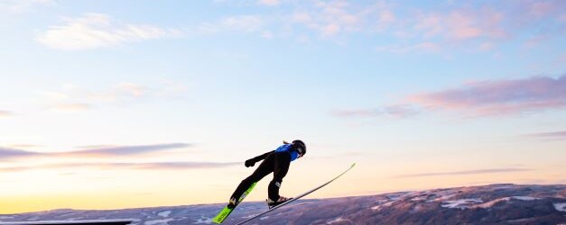 Gyda Westvold Hansen (NOR) bei ihrem Sprung