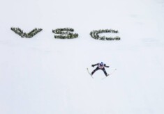 Vinzenz Geiger (GER) ist nach seiner Erkrankung in Klingenthal wieder mit am Start.