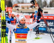 Gyda Westvold Hansen (NOR) liegt nach dem Lauf in Führung.