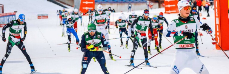 Einar Luraas Oftebro (NOR) wird Zweiter nach dem Lauf, Fabian Rießle (Mitte) wird Vierter.