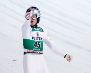 Johannes Lamparter (AUT) feiert seinen Sprung.