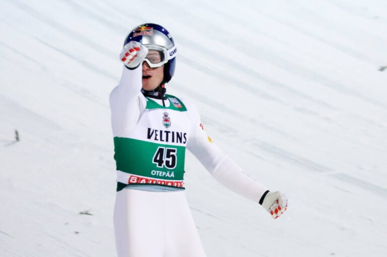 Johannes Lamparter (AUT) feiert seinen Sprung.