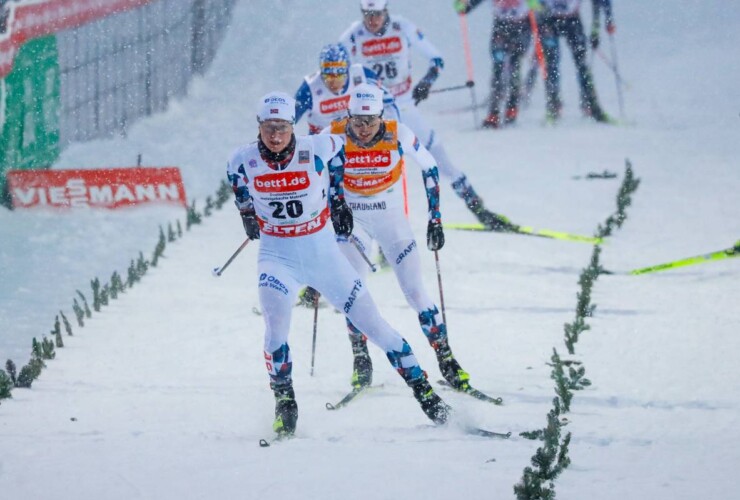 Starke Norweger in der Loipe: Einar Luraas Oftebro (NOR), Jarl Magnus Riiber (NOR), (l-r)