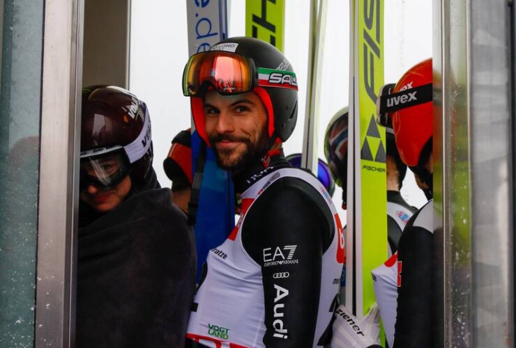 Raffaele Buzzi (ITA) fährt nach unten - mit dem Lift.