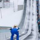 Otto Niittykoski (FIN) auf dem Weg zum Absprung