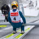 Jesse Paeaekkoenen (FIN) wartet auf die Freigabe.