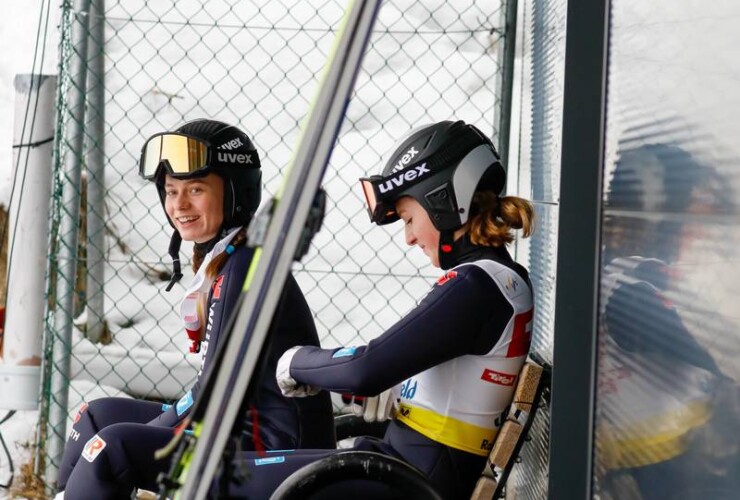 Gute Stimmung bei Cindy Haasch (GER) und Magdalena Burger (GER), (l-r)