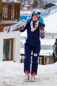 Da konnte sie noch lachen: Jolana Hradilova (CZE) verletzte sich beim Sprung am Knie.