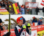 Julian Schmid (GER) vor der Zuschauerkulisse in Seefeld.