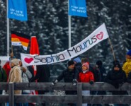 Auch Sophia Maurus hat ihre Fans an der Schanze in Seefeld.