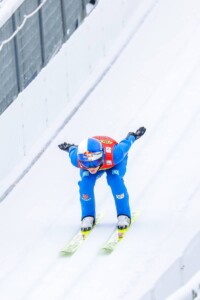 Vinzenz Geiger (GER) brachte sich mit seinem Sprung in eine gute Ausgangsposition.